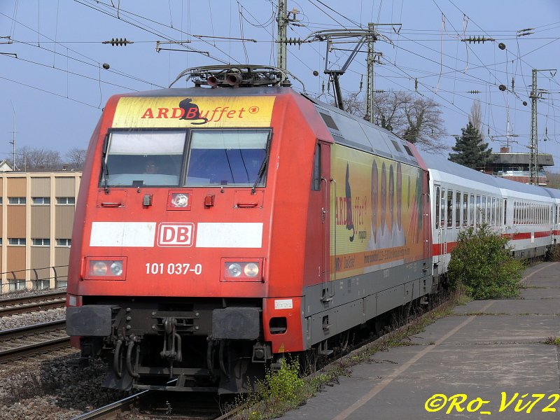 101 037-0 als Werbelok  ARD Buffet . Witten Hbf. 19.04.2008.