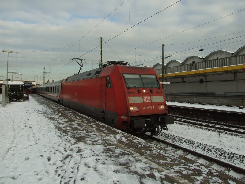 101 039-6 mit dem IC119 nach Innsbruck hat Einfahrt nach Koblenz Hauptbahnhof.6.1.09
