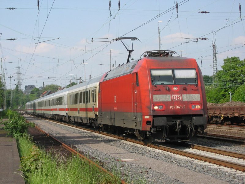 101 041-2 mit IC in KSO 07.05.2009