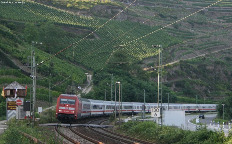 101 042-0 mit dem IC 2311 in Oberwesel 31.7.08
