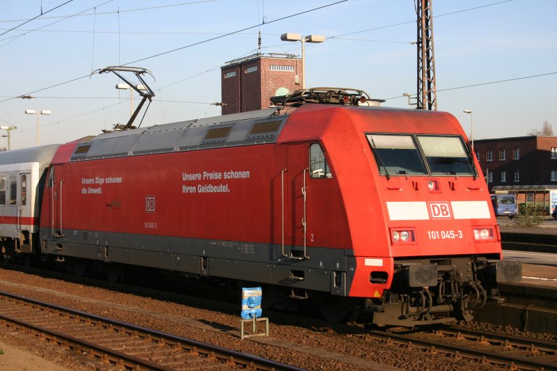 101 045-3 Oberhausen Hbf mit IC nach Luxemburg 10.02.2008