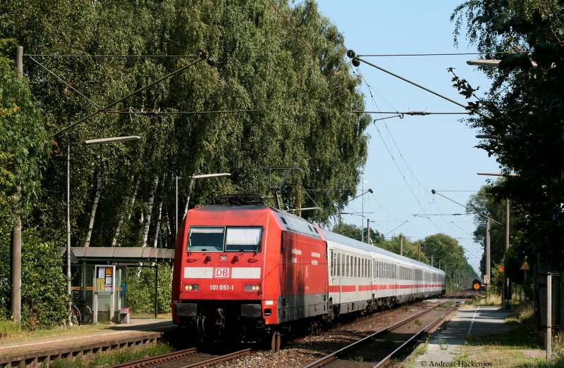 101 051-1 mit dem IC 2130 (Leipzig Hbf-Oldenburg(Oldb)) in Heidkrug 20.8.09