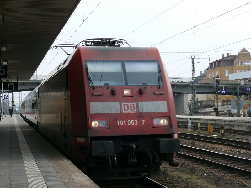 101 053 mit IC bei der Einfahrt in Regensburg Hbf, 14.03.2009 (Bahnbilder-Treffen)