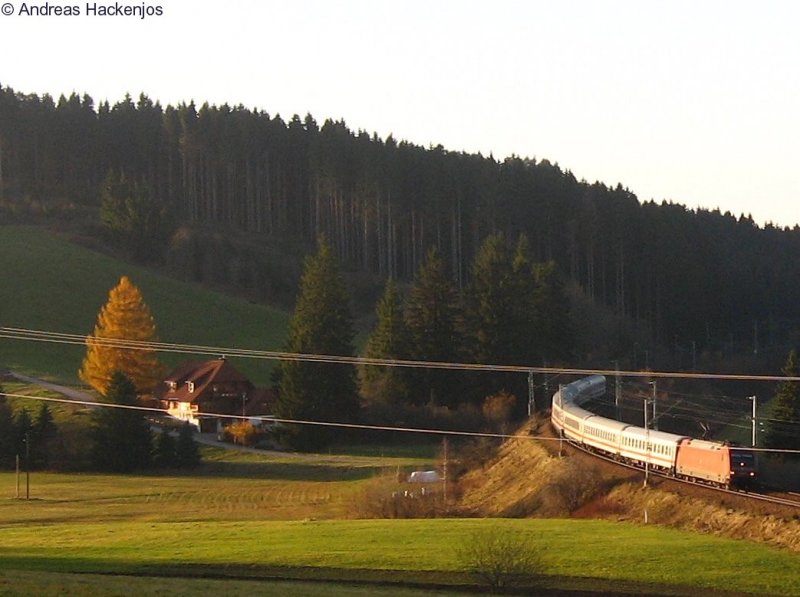 101 054-5 mit dem IC 2005 (Emden-Konstanz) am km 70,0 14.11.08