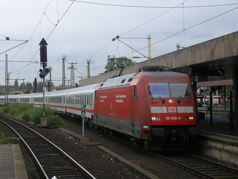 101 058-6 mit IC 434 von Norddeich Mole nach Luxembourg erreicht Dsseldorf Hbf.(10.08.2008)