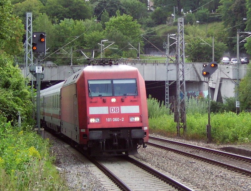 101 060-2 f�hrt mit IC 2012 Oberstdorf - Hannover durch Stuttgart-Feuerbach. 18.08.08