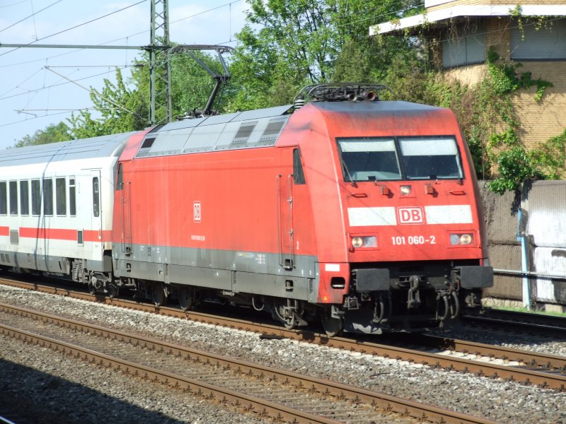 101 060 am19.4.09 in Duisburg-Gro�enbaum