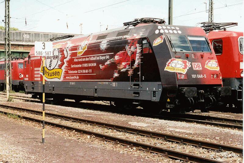 101 068 im Juli 2002 im Bh Stuttgart.