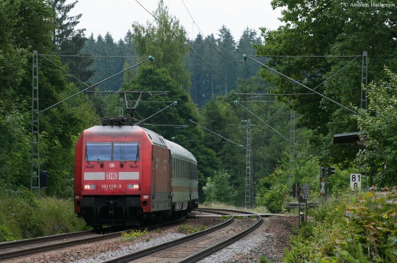 101 069-3 mit dem IC 2004  Bodensee  (Radolfzell-Emden) am km 81,8 21.6.09