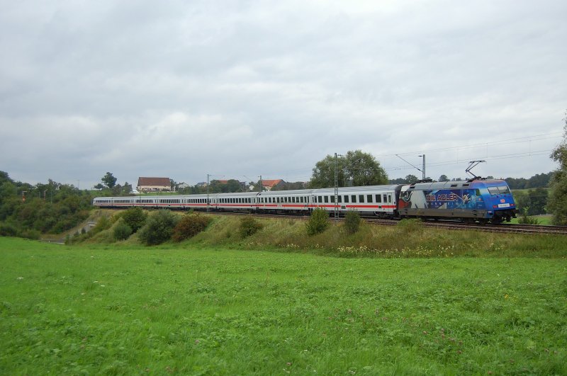 101 070-1 schob am 08.09.07 den IC 2067 von Karlsruhe hBF nach Nrnberg HBF, hier in Hhe Aalen-Oberalfingen aufgenommen.