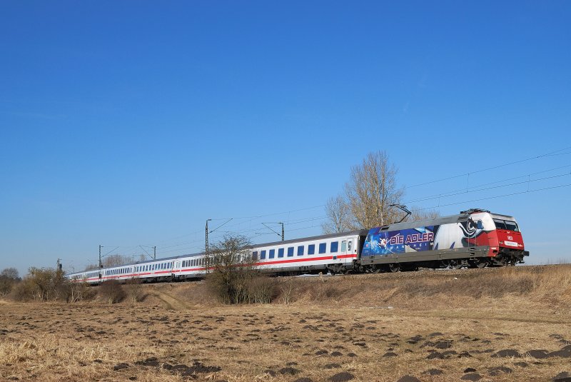 101 070 (Die Adler) mit EC 61 bei Haspelmoor (17.02.2008)