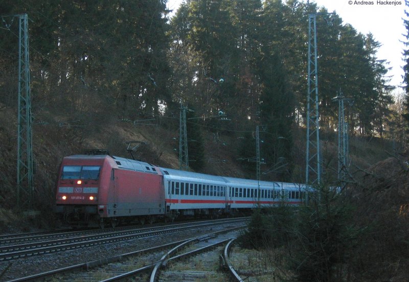 101 074-3 mit dem IC 2005 (Emden-Konstanz) am ehemaligen Bahnhof Sommerau 15.11.08