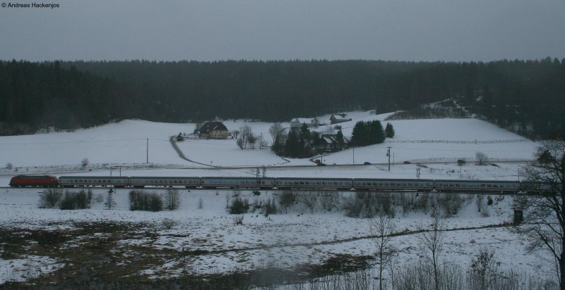 101 078-4 mit dem IC 2005 (Emden-Konstanz) am km 70,0 5.12.08. Ab Fahrplanwechsel verkhert der Zug mit Stuerwagen! und dann wird die 101 den Zug den Schwarzwald hochschieben