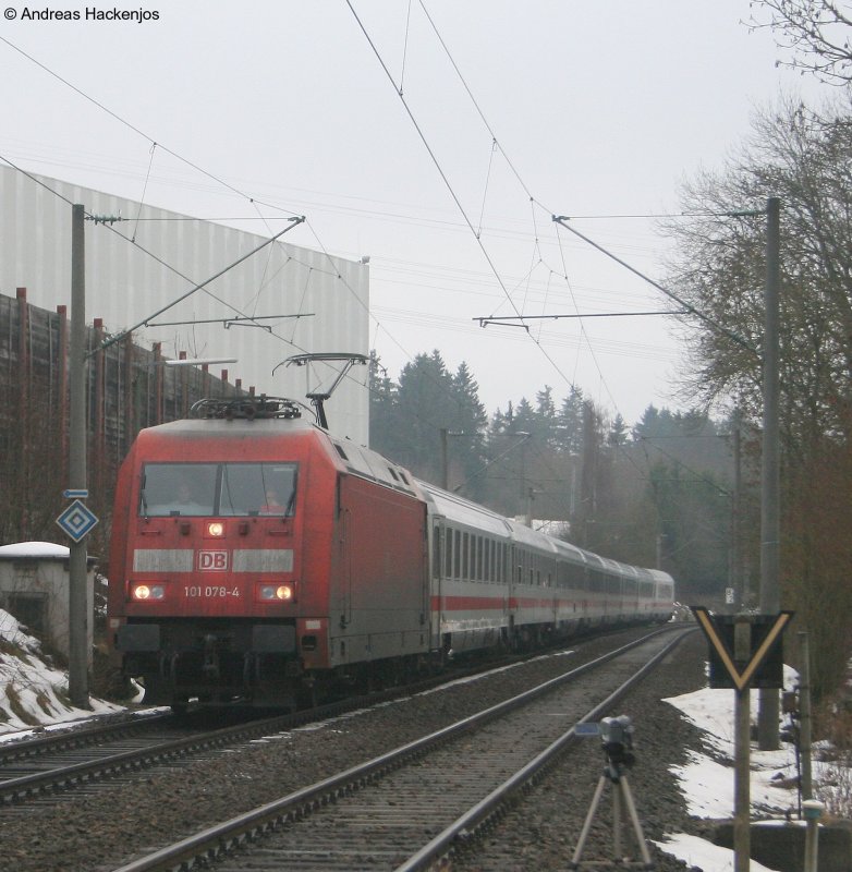 101 078-4 mit dem IC2370 (Konstanz-Hamburg Altona) am B Villingen 1 23.12.08