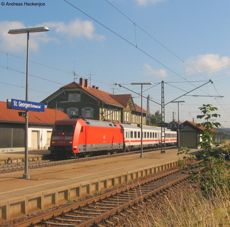 101 081-1 mit dem IC2006 (Konstanz-Dortmund Hbf) bei der Einfahrt St.Georgen(Schwarzw) am 20.9.08 (kein DSLR Bild)
