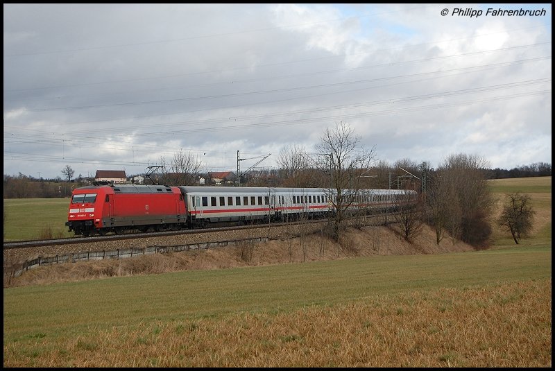 101 082-6 zieht am 06.02.08 IC 2068 von Nrnberg Hbf nach Karlsruhe Hbf, aufgenommen bei Aalen-Hofen.