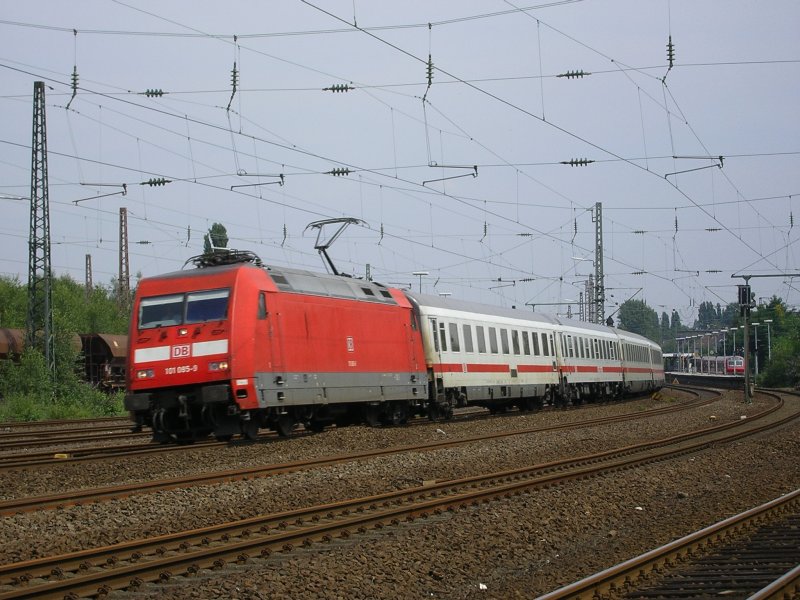 101 085-9 mit IC 2154 aus Berlin-Gesundbrunnen nach Dsseldorf Hbf.(26.07.2008)