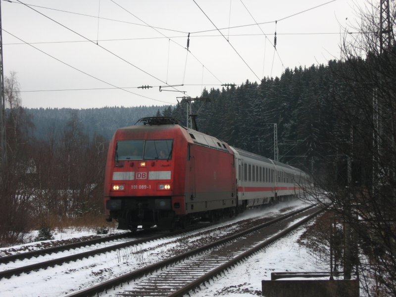 101 089-1 mit dem IC 2370 (Konstanz-Hamburg Altona) mit 6+ am B31 2.1.08