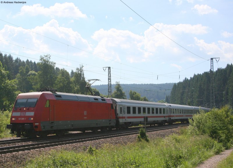 101 089-1 mit dem IC 2004 (Konstanz-Emden) am km 69,0 22.6.08