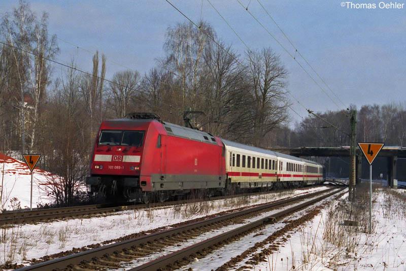 101 089 mit dem InterCity 2064 am 19.03.06 bei der Durchfahrt kurz vor Chemnitz-Sd.