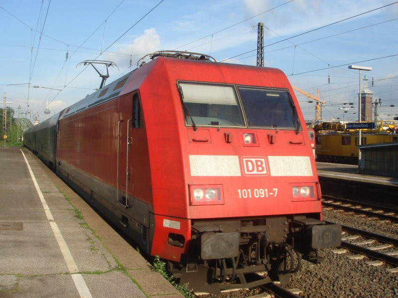 101 091-7 mit 312  Donau-Kurier  bei der Durchfahrt Kln/Messe Deutz am 27.08.07