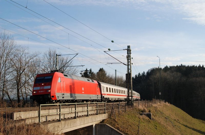 101 091 mit IC 2294 aus Salzburg - in A�ling (17.01.2007)