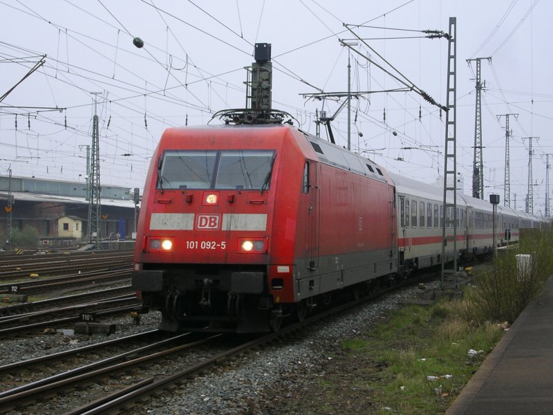 101 092-5 mit IC 1915 Ausfahrt Dortmund Hbf.(05.04.2009)