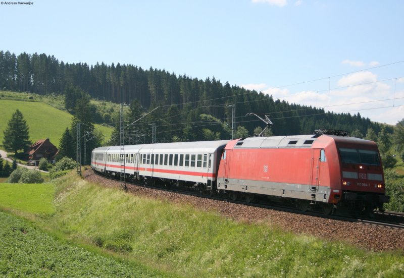 101 094-1 mit dem 40 min verspteten IC 2005 von Emden nach Konstanz am km 70,0 28.6.08