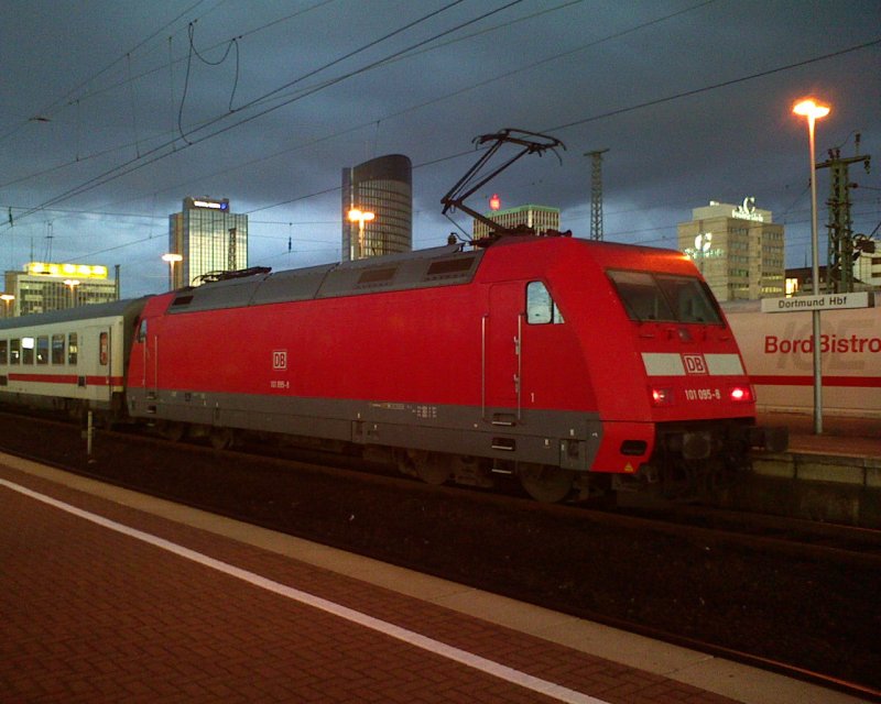 101 095-8 brachte IC 328 Alpenland am 31.07.2007 nach Dortmund Hbf