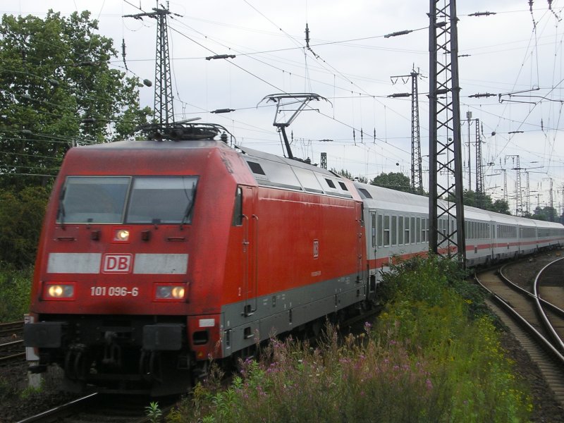 101 096-6 mit IC 436 von Norddeich Mole nach Luxembourg.(08.09.2008)