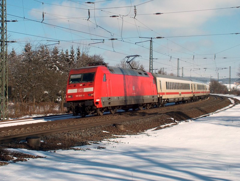 101 096-6 mit ICE-Ersatzzug bei Fulda Richtung Wiesbaden am 14.02.2009