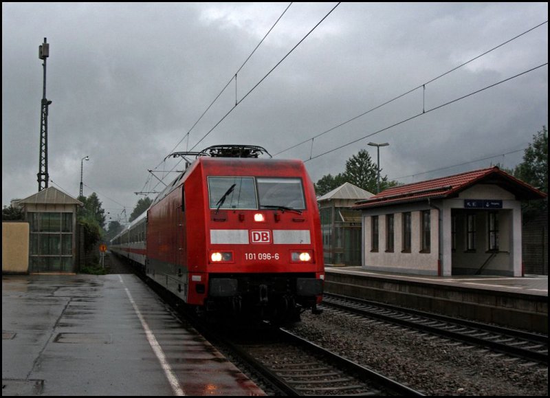 101 096 (9180 6101 096-6 D-DB) ist fr die Bespannung des EC 81 zum Brenner eingeteilt. Gru an Lastabwurf;-)