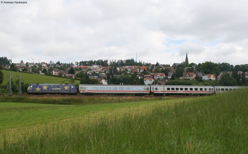 101 101-4   Europa  mit dem IC 2370 nach Hamburg Altona am km 70,0 9.8.08. Es handelt sich um einen  Notschuss  aus dem stehenden Auto