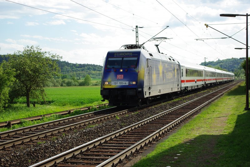 101 101-4  Europa  mit Ersatz IC nach Leipzig. Aufgenommen in Friedlos am 17.05.2009.