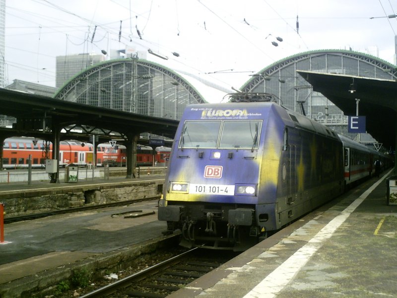 101 101  Europa  steht am 22.08.2006 mit IC 2056 nach Saarbr�cken abfahrtbereit in Frankfurt (Main) Hbf.