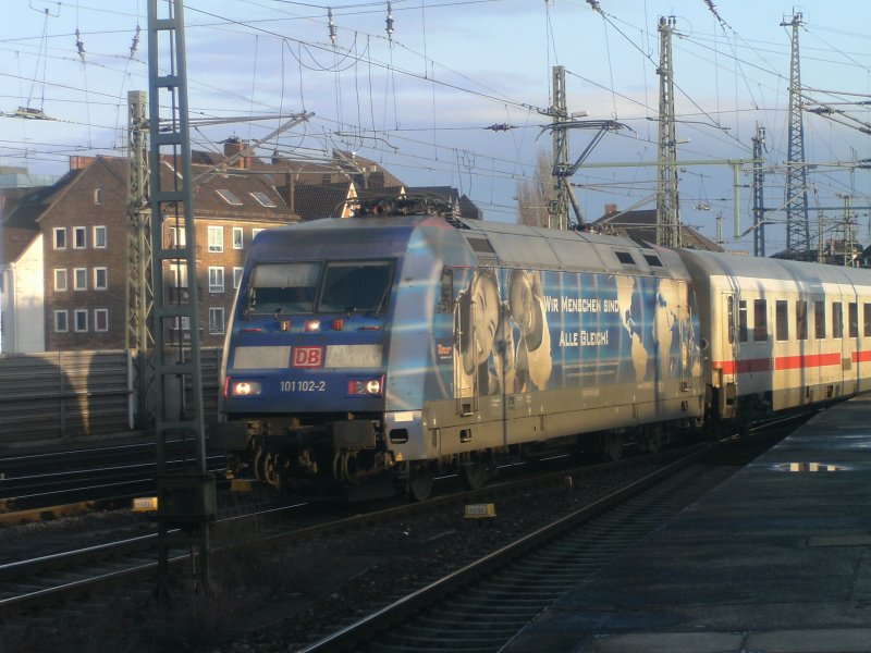101 102-2 bei der einfhrt in Hannover HBF 