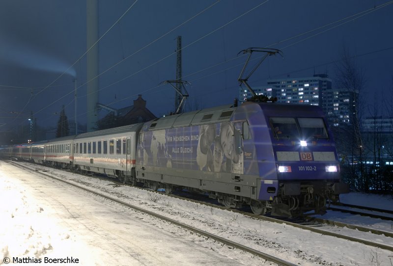 101 102-2 in Gttingen Hbf am 07.01.09.