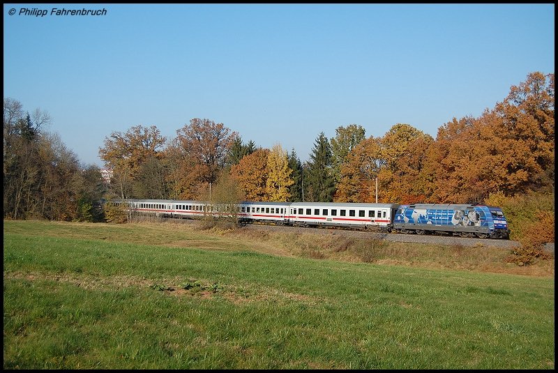 101 102-2 zieht am 01.11.07 den IC 2066 von Nrnberg Hbf nach Karlsruhe Hbf, hier in Schwabsberg, an der KBS 786, aufgenommen.