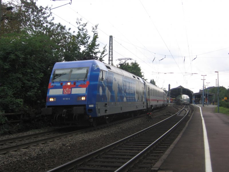 101 102  Azubis der DB gegen Hass und Gewalt III  fhrt am 07.09.2007 mit IC 2029 aus Bonn Hbf aus.
