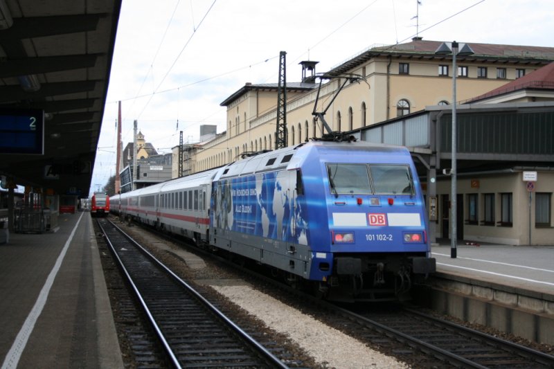 101 102 Bahn-Azubis schiebt am 19.01.2008 IC 2298 nach Frankfurt aus Augsburg Hbf.