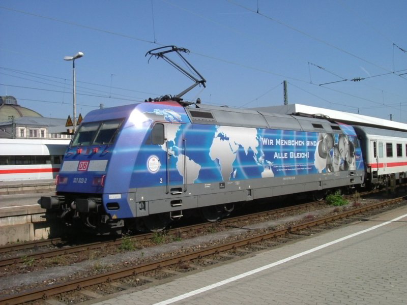 101 102 mit einem IC in Nrnberg HBF. (21.09.2007)