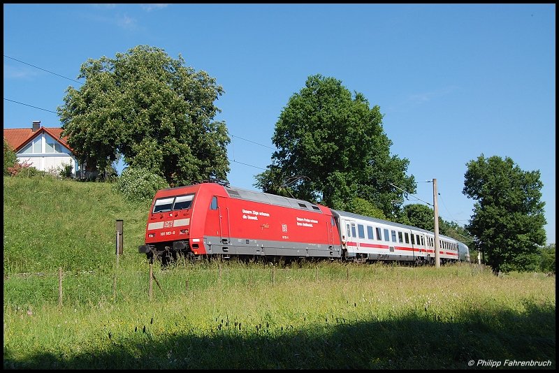 101 103 PEP befrdert zur Vormittagszeit des 01.06.08 IC 2160 von Nrnberg Hbf nach Karlsruhe Hbf, aufgenommen am Km 5,6 der Oberen Jagsttalbahn (KBS 786) in Hhe Rainau-Saverwang, kurz vor Schwabsberg.