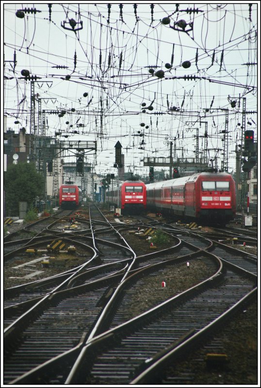 101 107, 029 und 099 geben sich am 27.05.07 im Gleisvorfeld des Klner Hauptbahnhofes ein  Stelldichein 