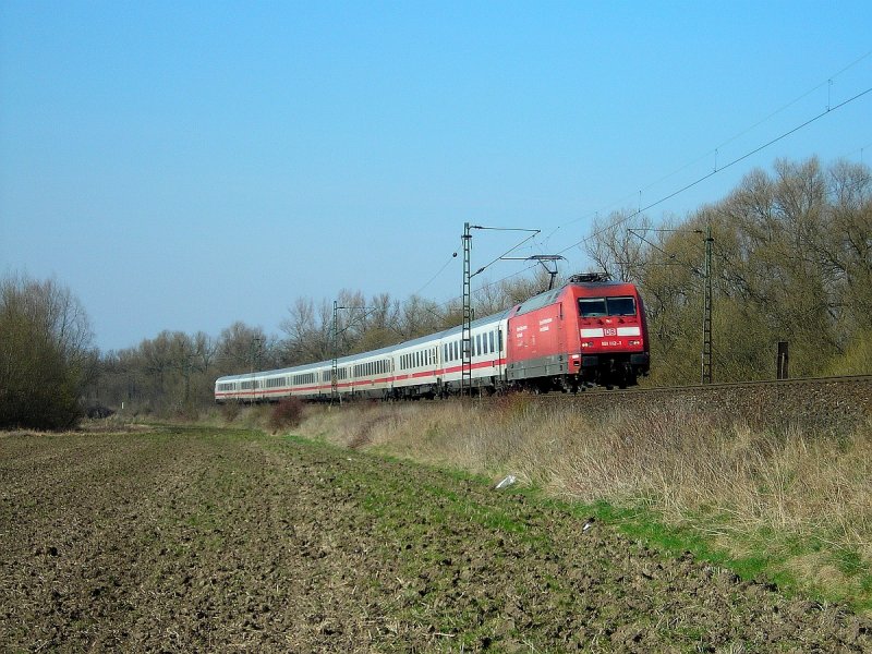 101 112 auf der Nord-Sd-Strecke bei Sarstedt