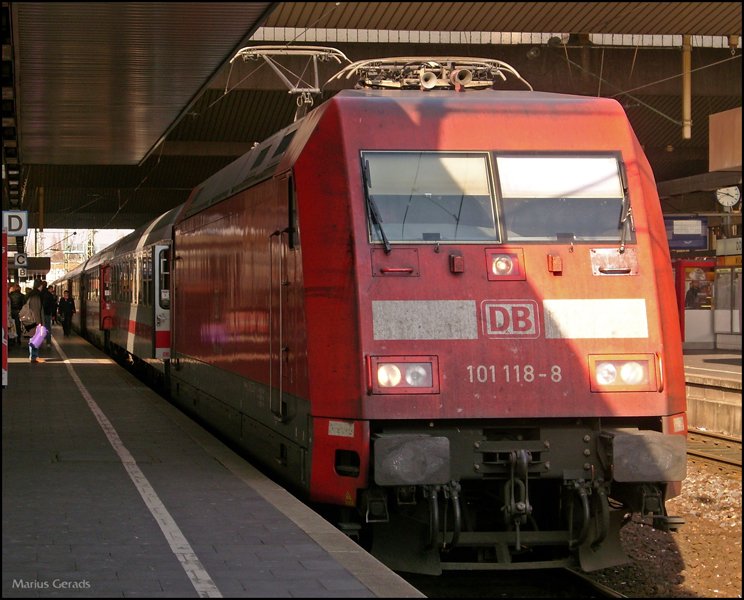 101 118 mit IC nach Kln (oder wo auch immer, die Ansagen in unserer Landeshauptstadt sind ja total informativ und suuuuper verstndlich) kurz vor der Abfahrt in KD 21.3.2009