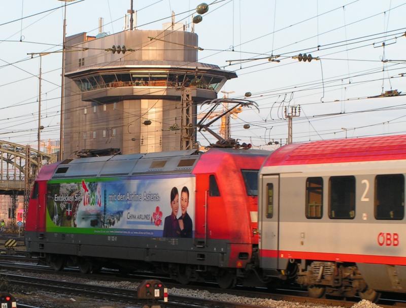 101 122 mit EC 63 am Hbf. Mnchen abgefahren