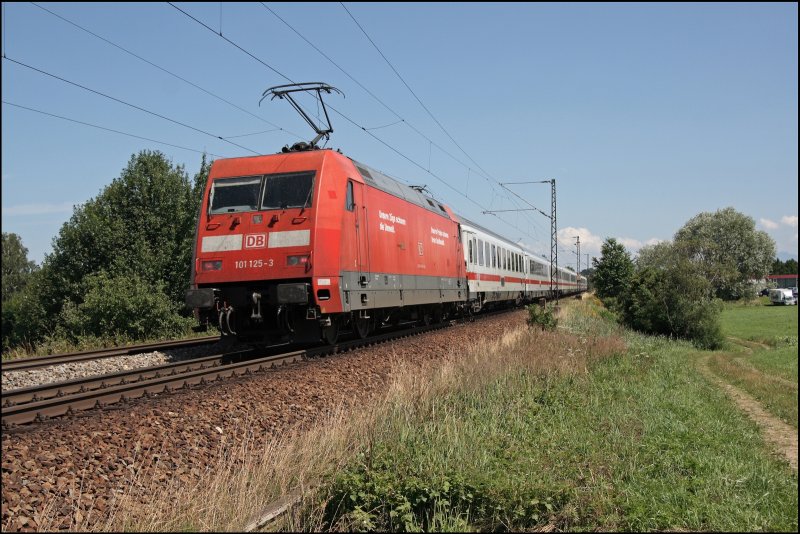101 125 (9180 6 101 125-3 D-DB) schiebt den IC 2297 in die Mozartstadt. (10.07.2008)