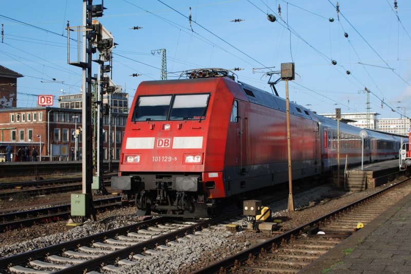 101 129 am 22/12/08 am bahnhof Munster