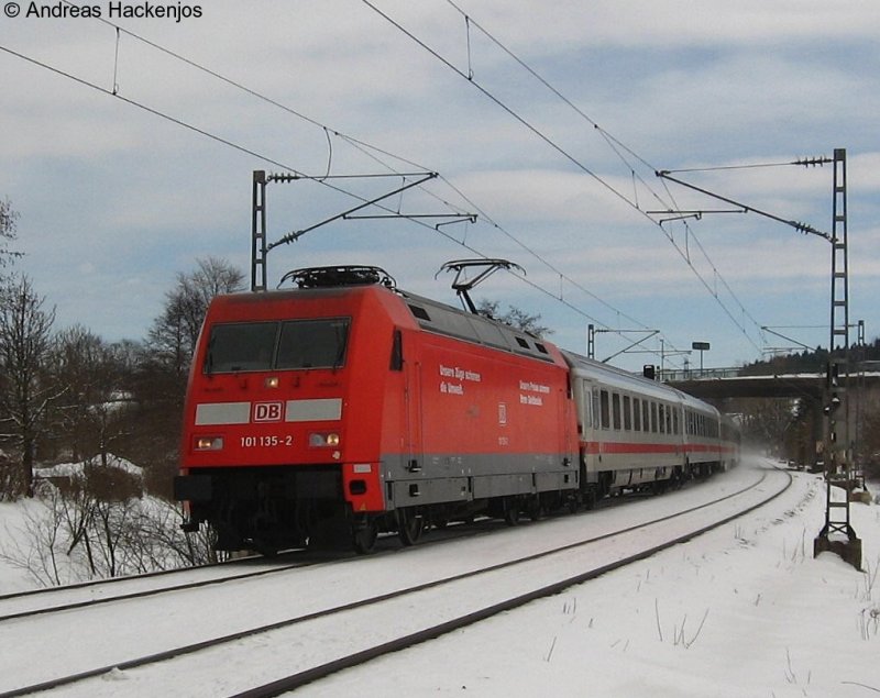 101 135-2 mit dem IC 2370 am km 70,4 24.3.08