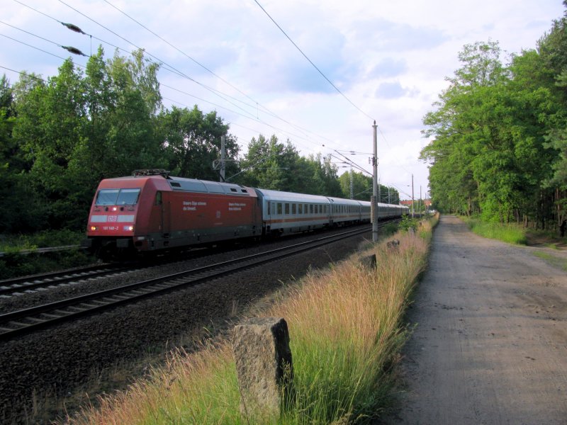 101 140-1 mit DB-Eigenwerbung am 18.06 um 19:10 planmig mit dem IC 2131 (Emden-Cottbus). 